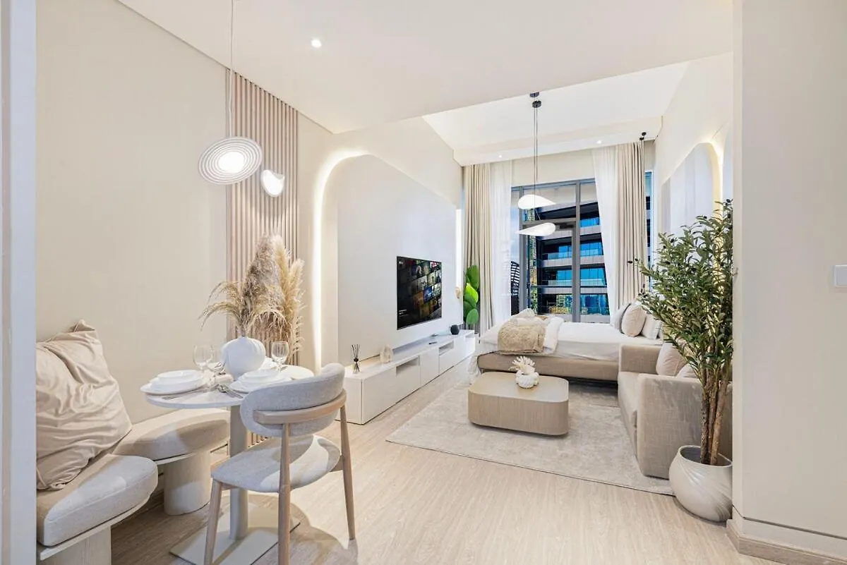 Appartamento Tranquil Haven Near Burj Khalifa Dubai
