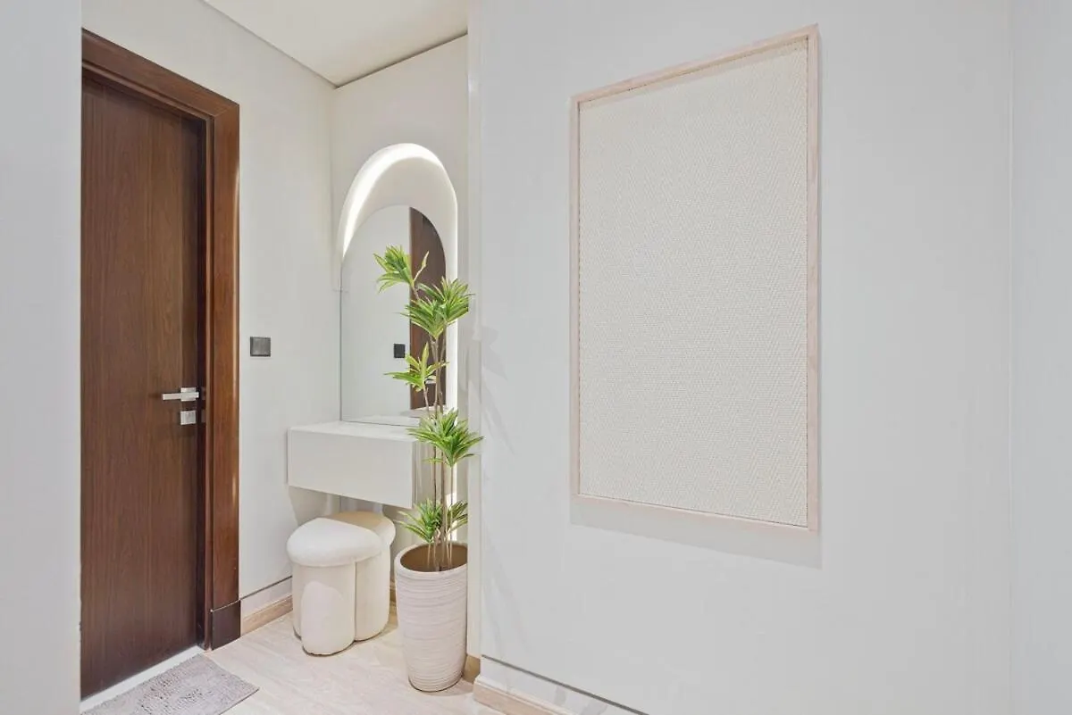 Appartamento Tranquil Haven Near Burj Khalifa Dubai