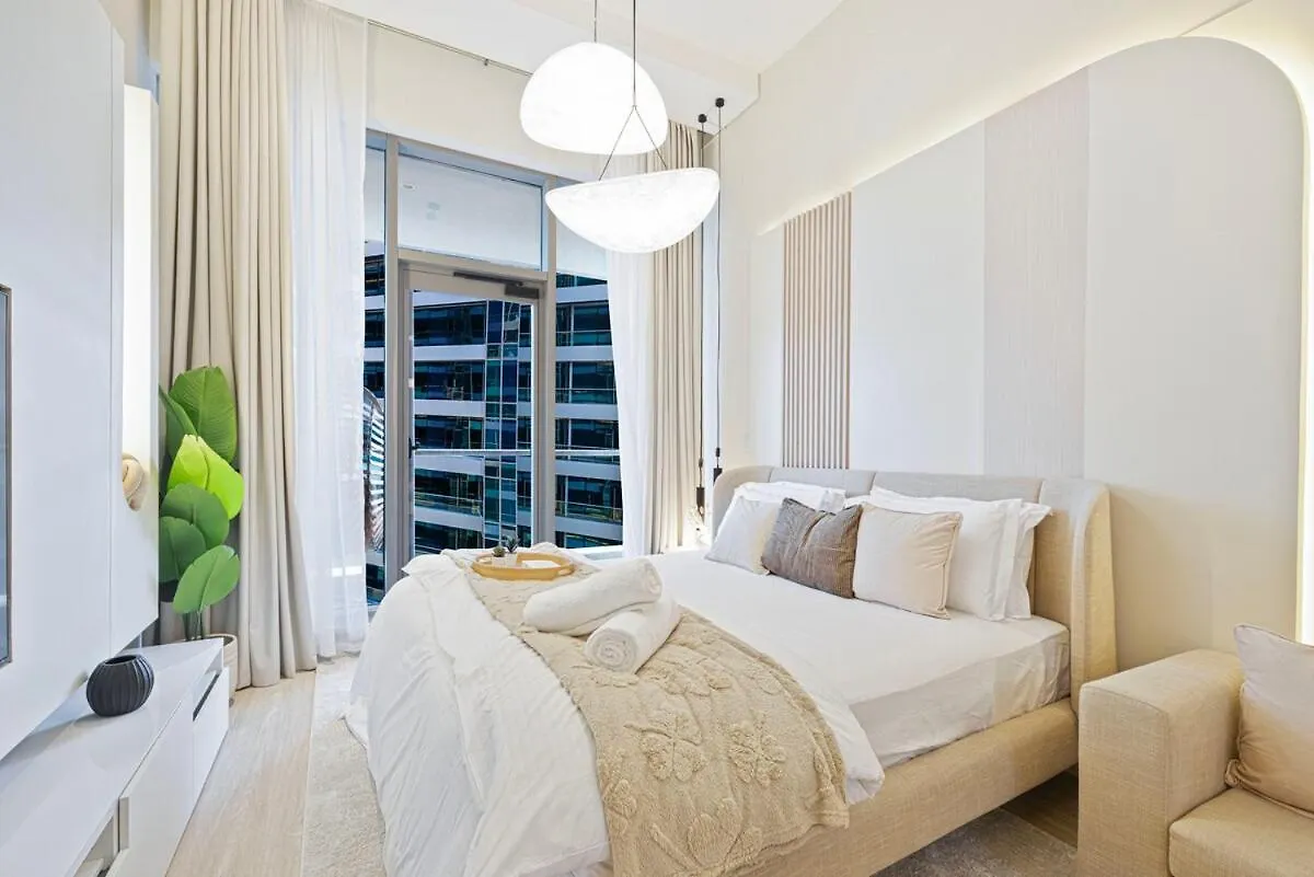 Appartamento Tranquil Haven Near Burj Khalifa Dubai